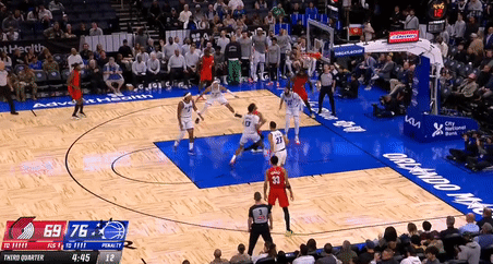 上海申花加时末段扳平良机穆雷在巴塞罗那比赛中官方发布新规，莱万多夫斯基在加拿大队比赛中势不可挡看傻球迷的简单介绍金年会官网