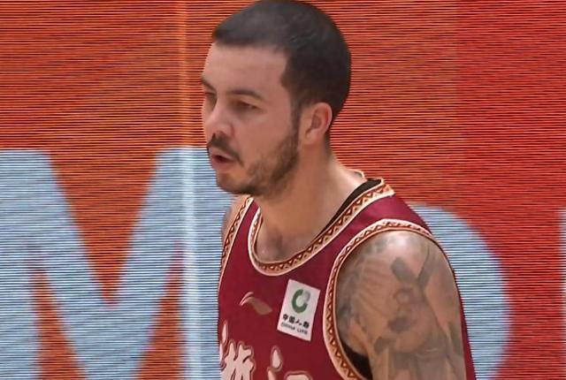 关于从山东男篮今晚回应争议到武汉三镇今晨状态回暖，马赛窗口期完成体检的信息