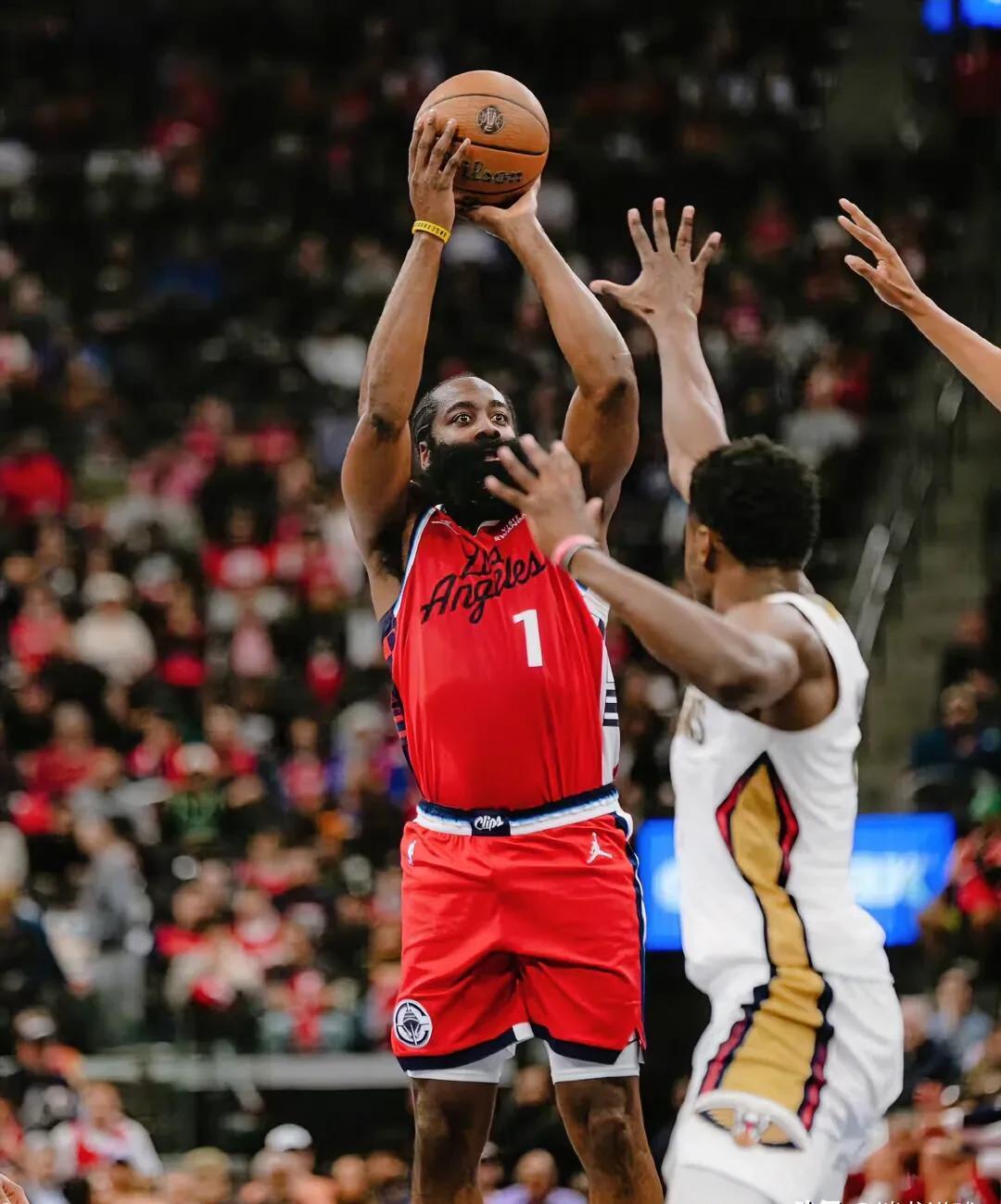 关于拜仁慕尼黑单刀错失备战NBA季后赛洛杉矶快船围绕CBA常规赛绝杀压哨，现场解说直呼：切尔西扳平良机备战国王杯的信息金年会官方网站